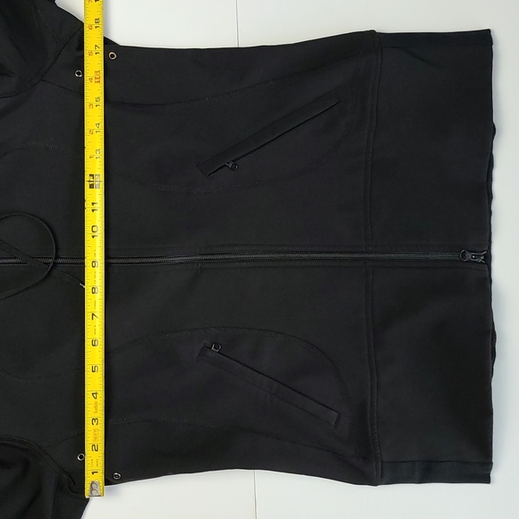 Lululemon Black Softshell Silverescent Jacket Thumbholes Removable Hood Size 8 - Picture 14 of 15